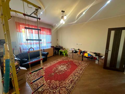 дом по адресу грушевського, 8