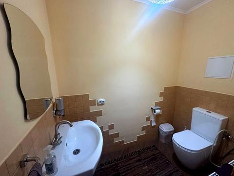 дом по адресу грушевського, 8