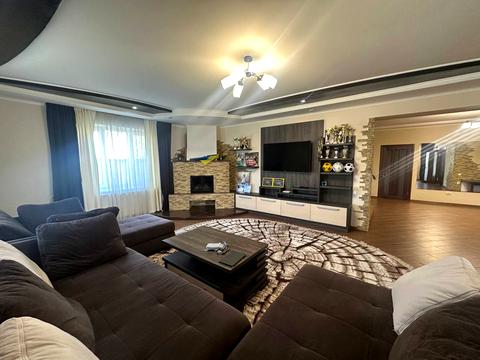 дом по адресу грушевського, 8