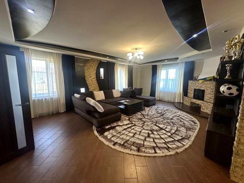 дом по адресу грушевського, 8