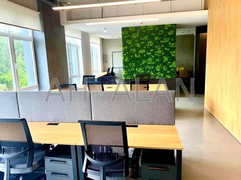 комерційна за адресою Нижньоюрківська вул., 14Б