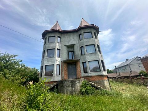 будинок за адресою кар'єрна, 4