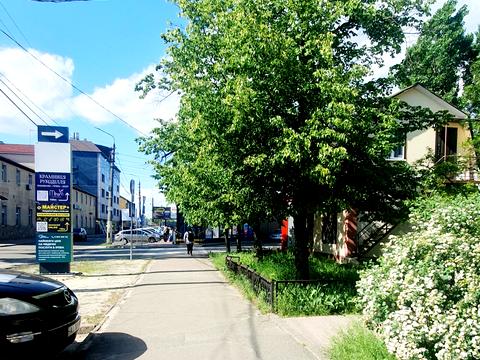 комерційна за адресою Авіаконструктора Антонова вул., 4-Б