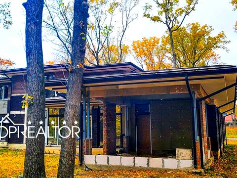 дом по адресу Лесопарковская ул.