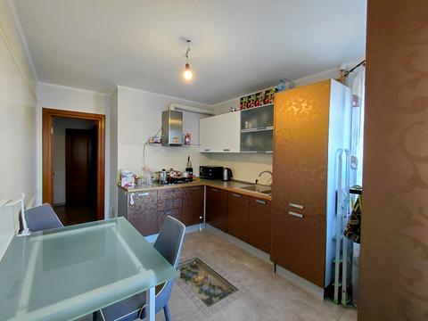 квартира за адресою Злуки просп., 4-А