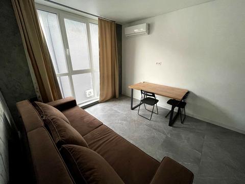 квартира за адресою Вишнева вул., 8