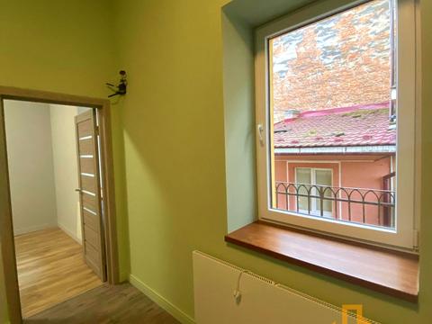 комерційна за адресою Корзо вул., 13/5