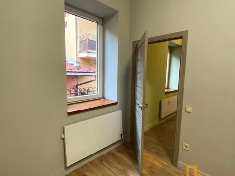 комерційна за адресою Корзо вул., 13/5