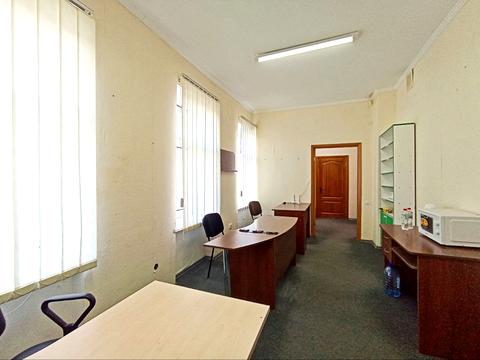 комерційна за адресою Героїв Майдану вул. (Театральна), 10