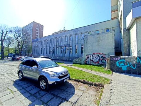 комерційна за адресою Героїв Майдану вул. (Театральна), 10