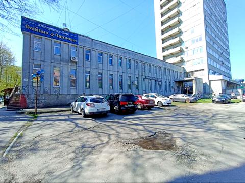 комерційна за адресою Героїв Майдану вул. (Театральна), 10