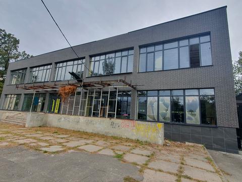 комерційна за адресою Садова вул., 94