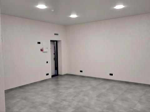 комерційна за адресою Соборна пл. (Жовтнева), 1