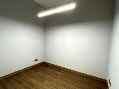 коммерческая по адресу Кловский спуск, 7