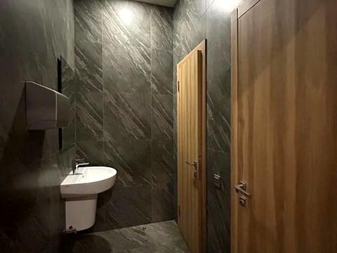 коммерческая по адресу Кловский спуск, 7