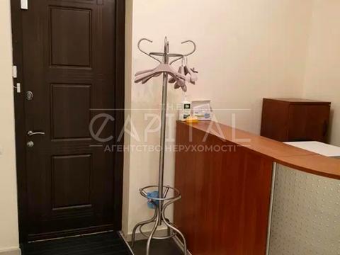 комерційна за адресою Шовковична вул., 13/2