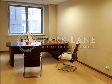 комерційна за адресою Спортивна пл., 3