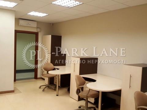 комерційна за адресою Спортивна пл., 3