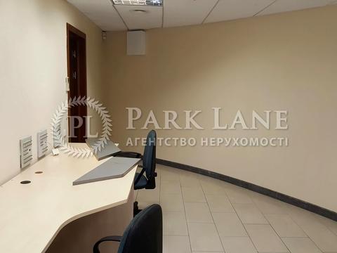 комерційна за адресою Спортивна пл., 3