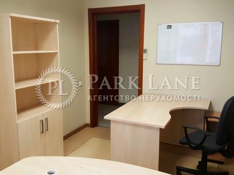 комерційна за адресою Спортивна пл., 3