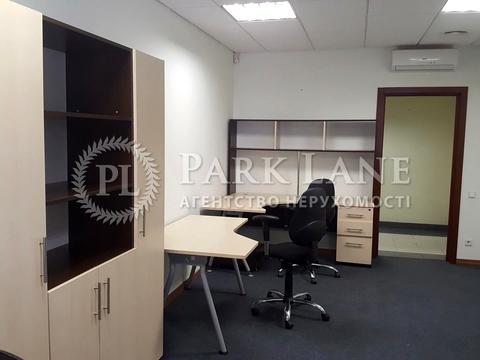 комерційна за адресою Спортивна пл., 3