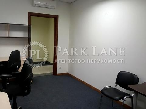 комерційна за адресою Спортивна пл., 3