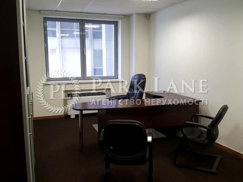 комерційна за адресою Спортивна пл., 3