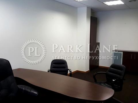 комерційна за адресою Спортивна пл., 3