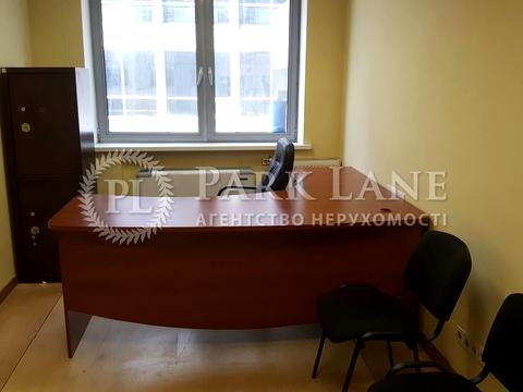 комерційна за адресою Спортивна пл., 3