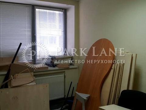 комерційна за адресою Спортивна пл., 3