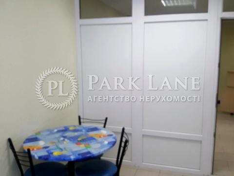 комерційна за адресою Спортивна пл., 3