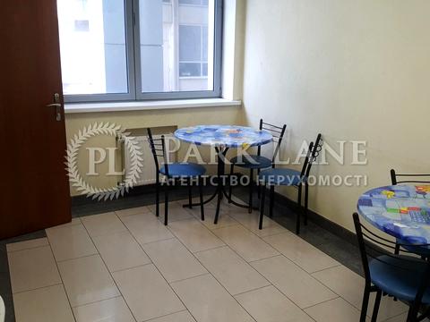 комерційна за адресою Спортивна пл., 3