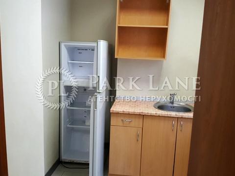 комерційна за адресою Спортивна пл., 3