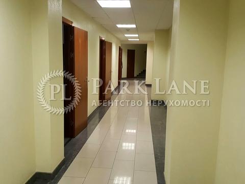 комерційна за адресою Спортивна пл., 3