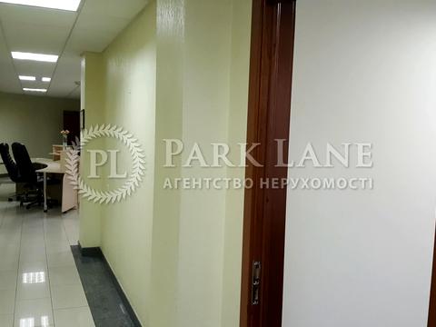 комерційна за адресою Спортивна пл., 3