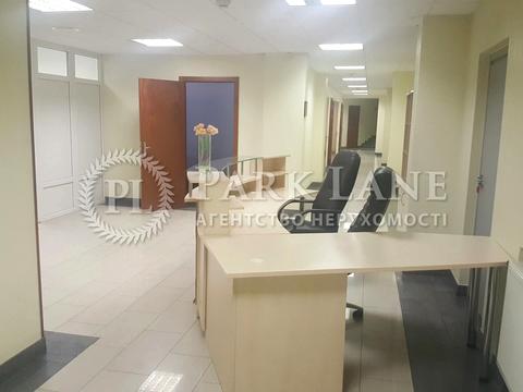 комерційна за адресою Спортивна пл., 3