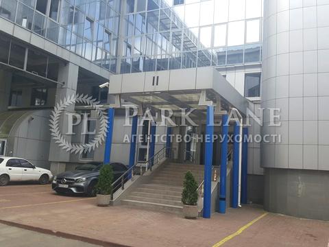 комерційна за адресою Спортивна пл., 3