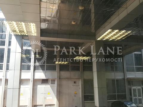 комерційна за адресою Спортивна пл., 3