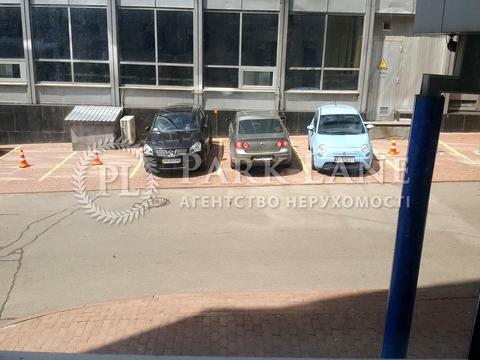 комерційна за адресою Спортивна пл., 3