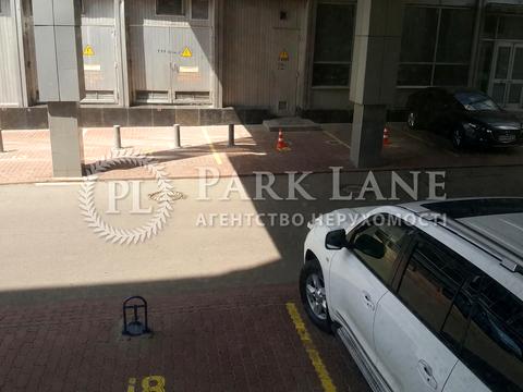 комерційна за адресою Спортивна пл., 3