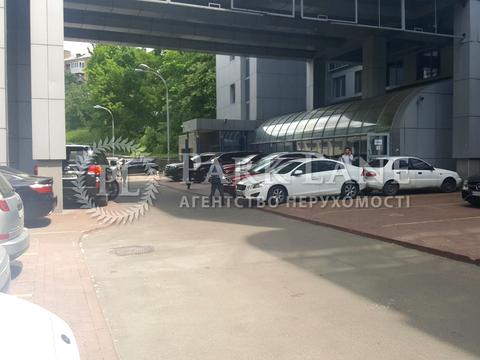комерційна за адресою Спортивна пл., 3