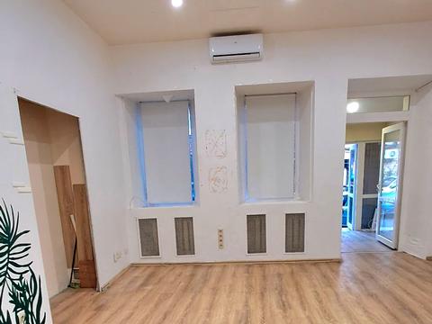 коммерческая по адресу Крещатик ул., 46-А