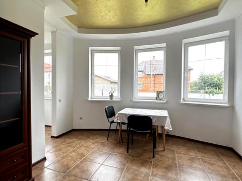 будинок за адресою с. Крихівці, Крихівці