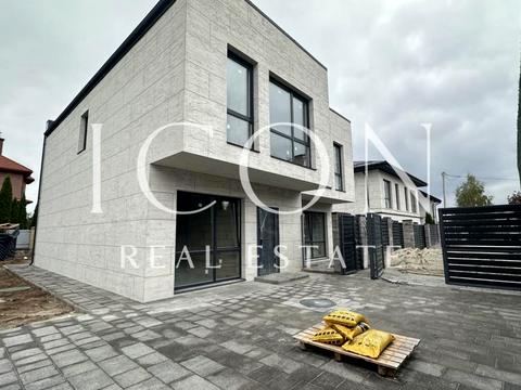 будинок за адресою Зоряна вул.