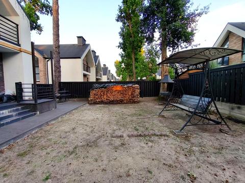 дом по адресу Коновальця