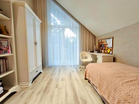 дом по адресу Коновальця