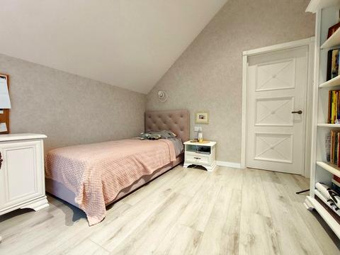 дом по адресу Коновальця