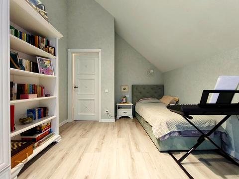 дом по адресу Коновальця