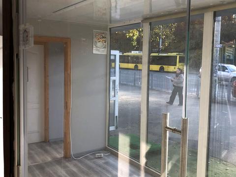 комерційна за адресою Наталії Ужвій вул., 1