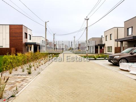 будинок за адресою Щаслива, 1